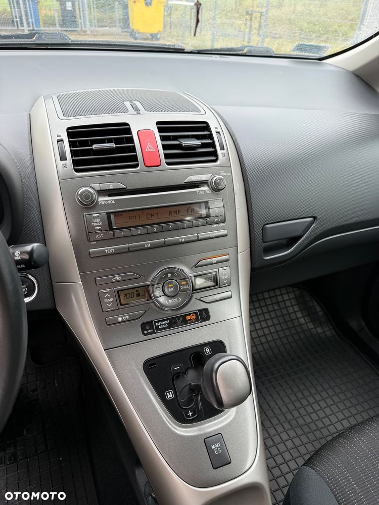 Toyota Auris 1.6 VVT-i Premium MM - 16
