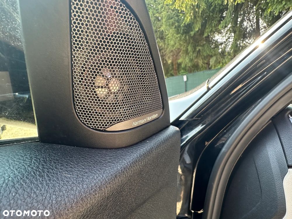 BMW Seria 3 328i Sport-Aut Sport Line - 40