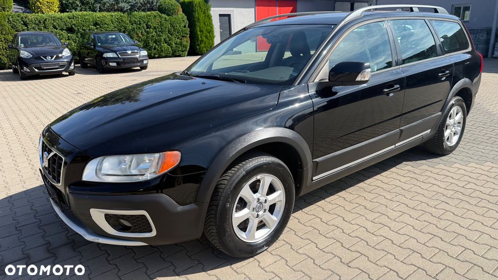 Volvo XC 70 D5 AWD Momentum - 1