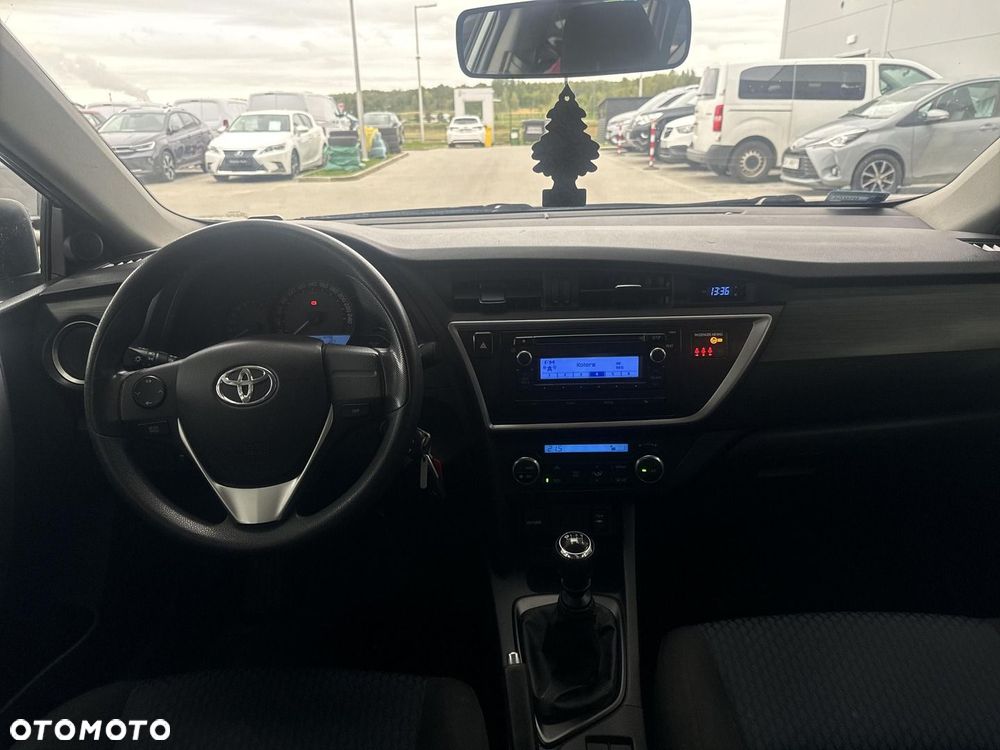 Toyota Auris - 17