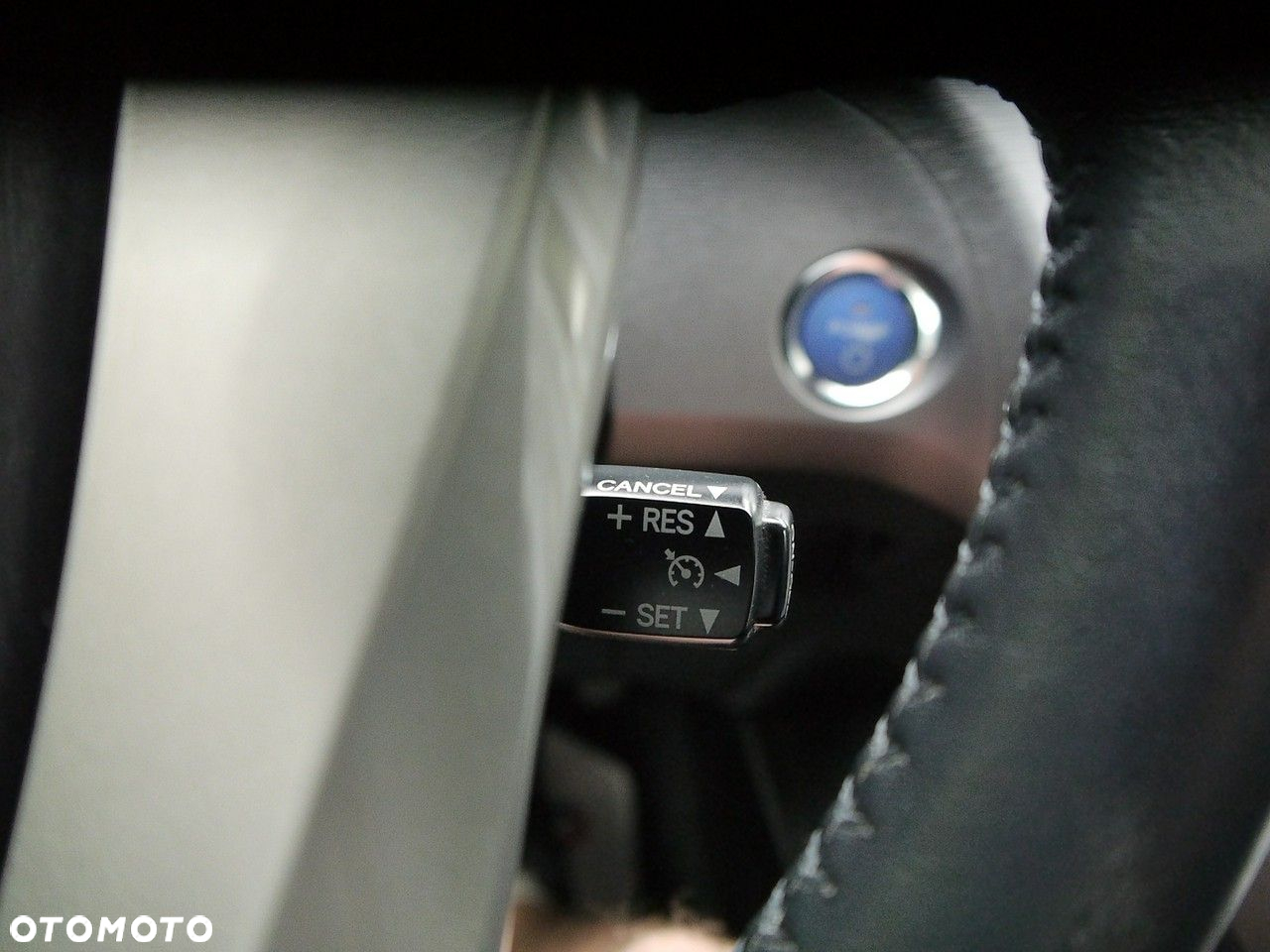 Toyota Prius (Hybrid) Comfort - 32