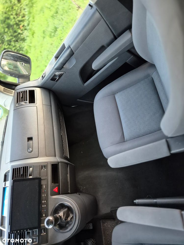 Volkswagen Caravelle L1 - 34