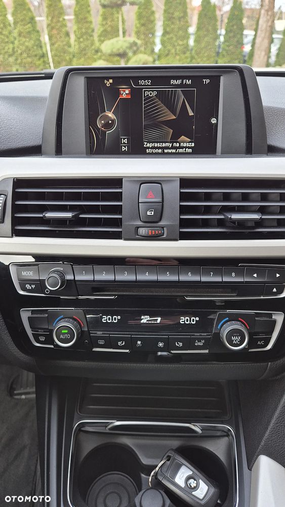 BMW Seria 3 318i Luxury Line - 20