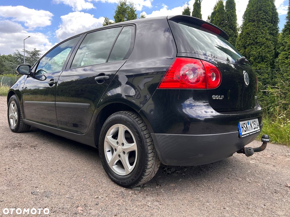 Volkswagen Golf 1.6 FSI Trendline - 2
