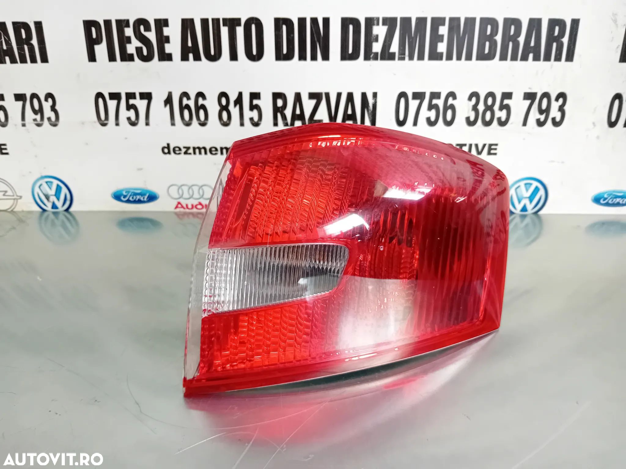 Lampa Stop Tripla Dreapta Caroserie Ford Kuga 1 I An 2008-2013 - 1