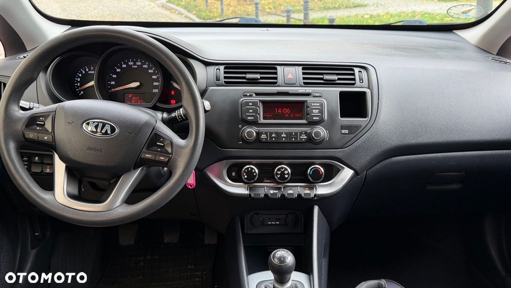 Kia Rio - 12