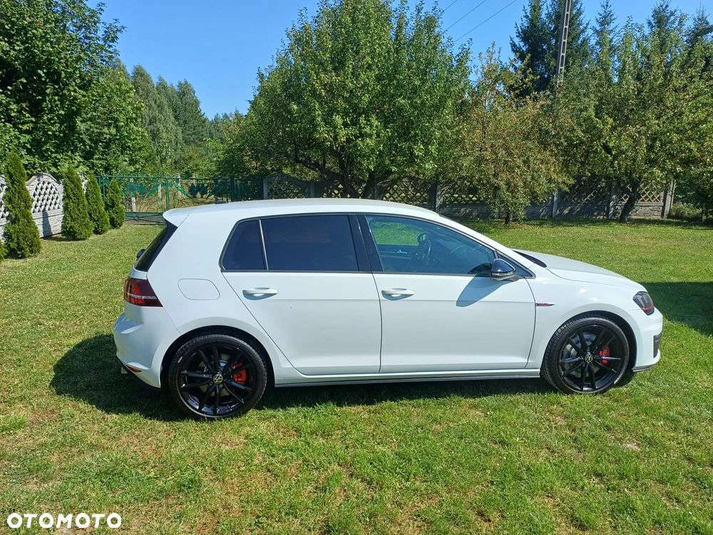 Volkswagen Golf 2.0 TSI GTI - 33