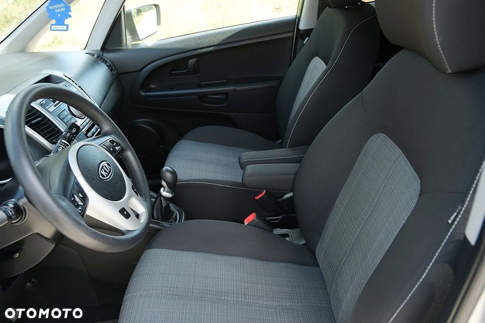 Kia Venga - 24