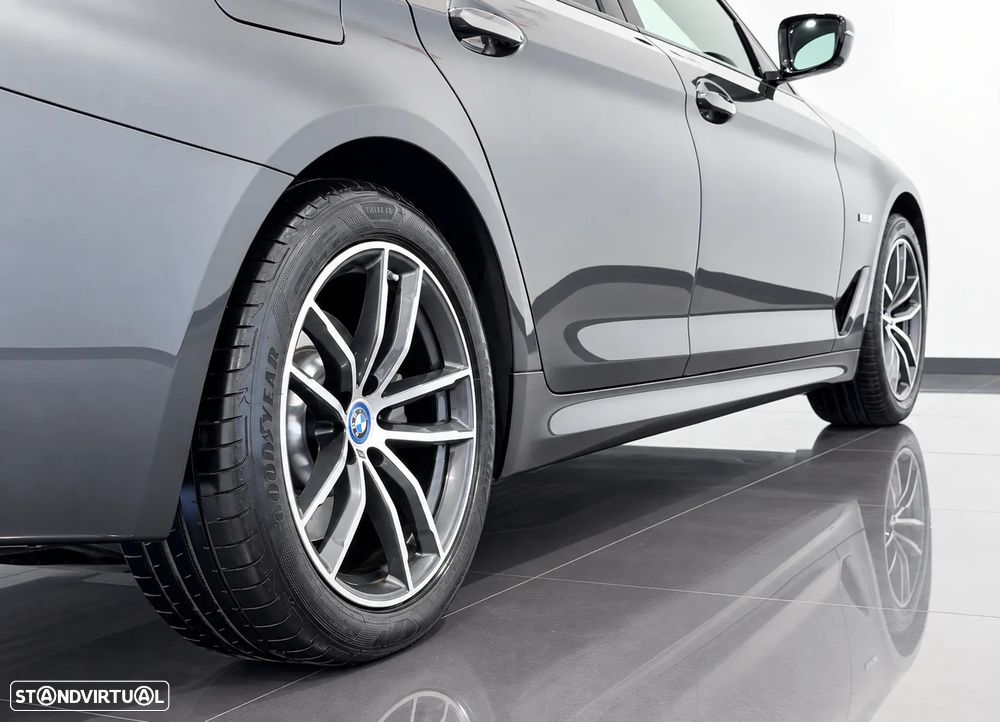 BMW 520 e Pack M - 58