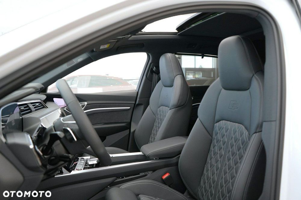 Audi SQ8 e-tron - 16