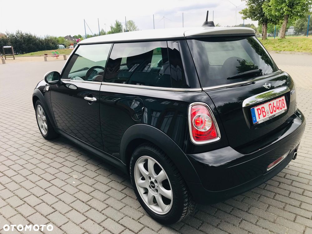 MINI Cooper Standard - 4