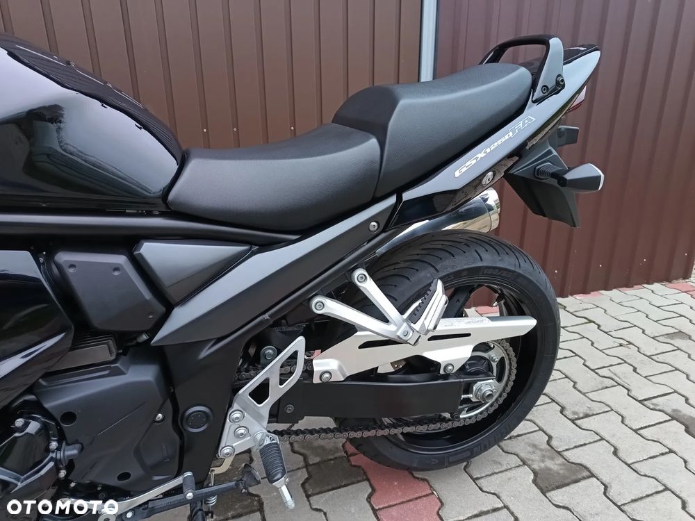 Suzuki GSX - 29