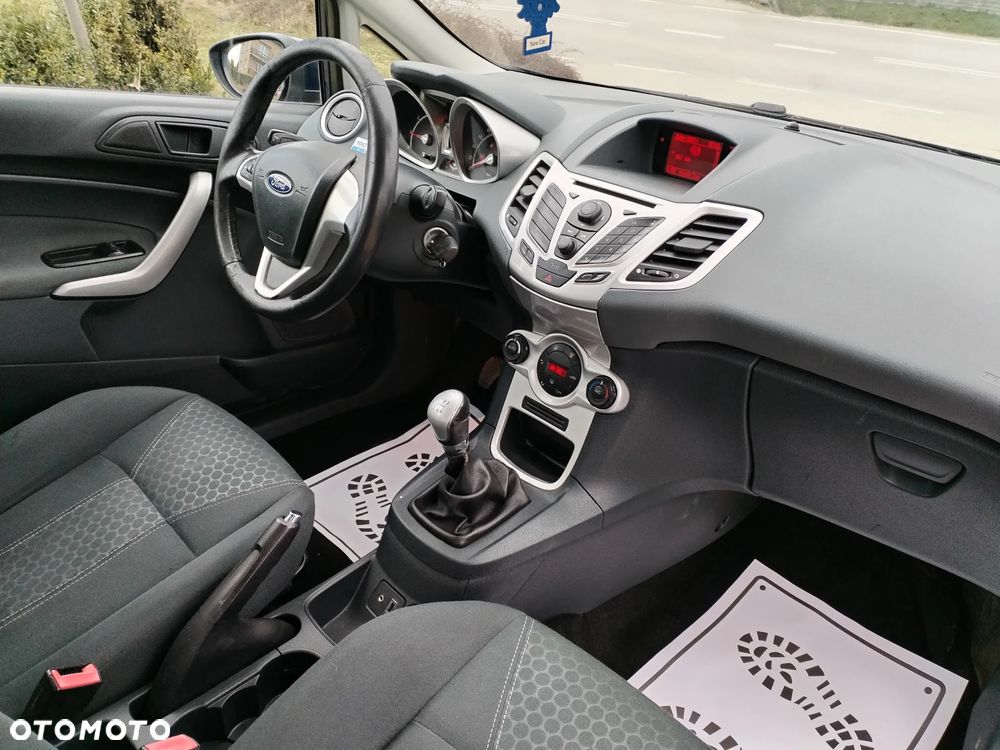 Ford Fiesta - 12