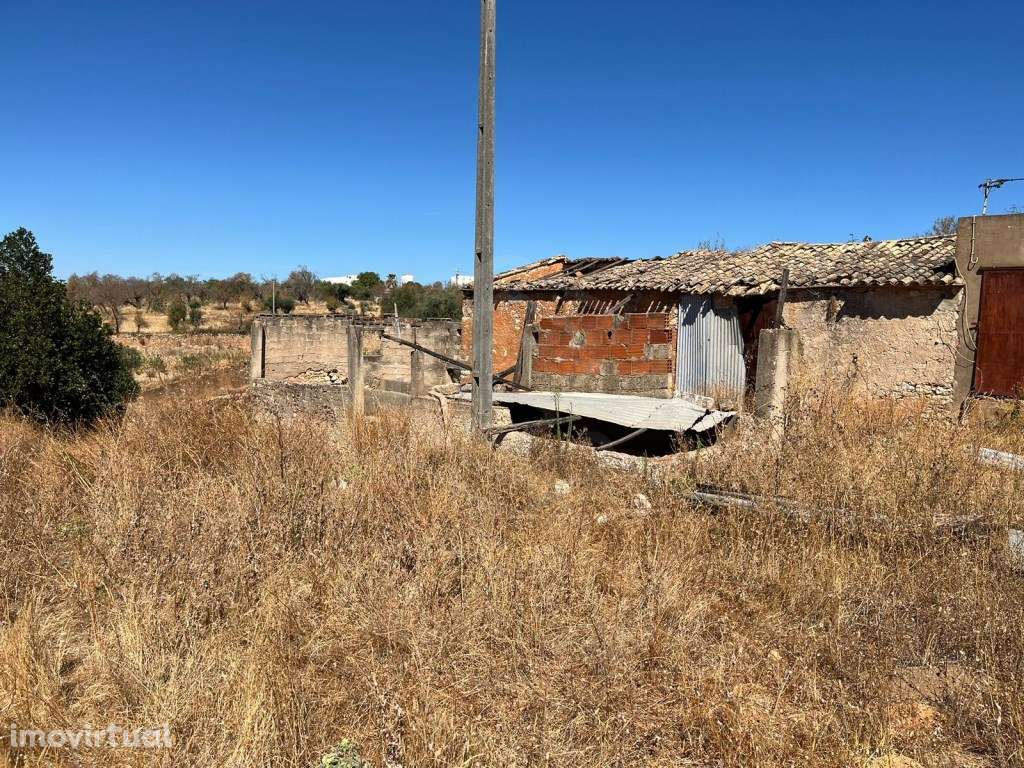 Moradia isolada com moradia T2 com 29 612 m2 de terreno, Loulé, Alg... - Grande imagem: 5/23
