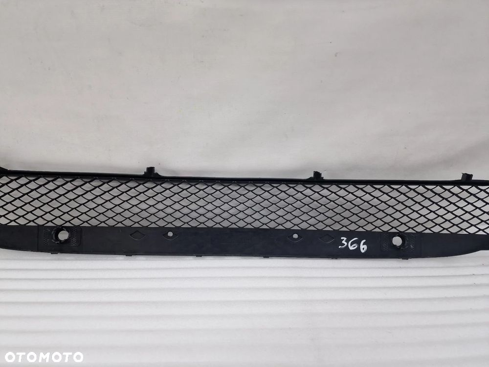 MERCEDES GLC W253 AMG NA PDC KRATKA ŚRODKOWA ZDERZAKA PRZEDNIEGO , NR AUKCJI K366 - 8