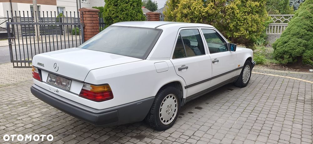 Mercedes-Benz W124 (1984-1993) - 7