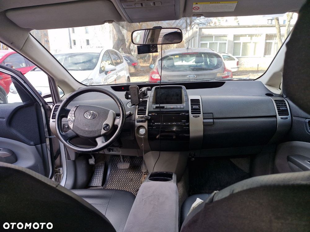 Toyota Prius 1.5 VVT-i Sol - 8