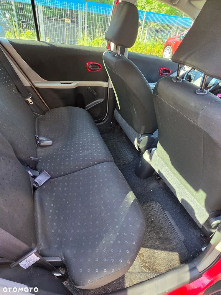 Toyota Yaris 1.0 Luna A/C - 9