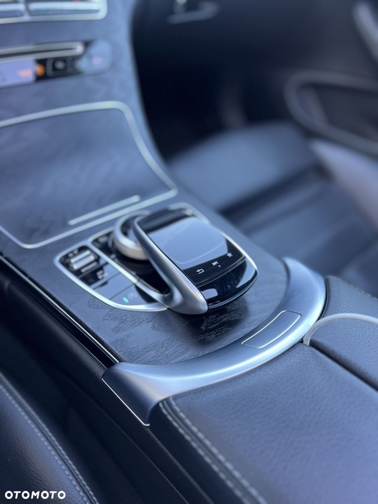 Mercedes-Benz Klasa C 300 9G-TRONIC - 22