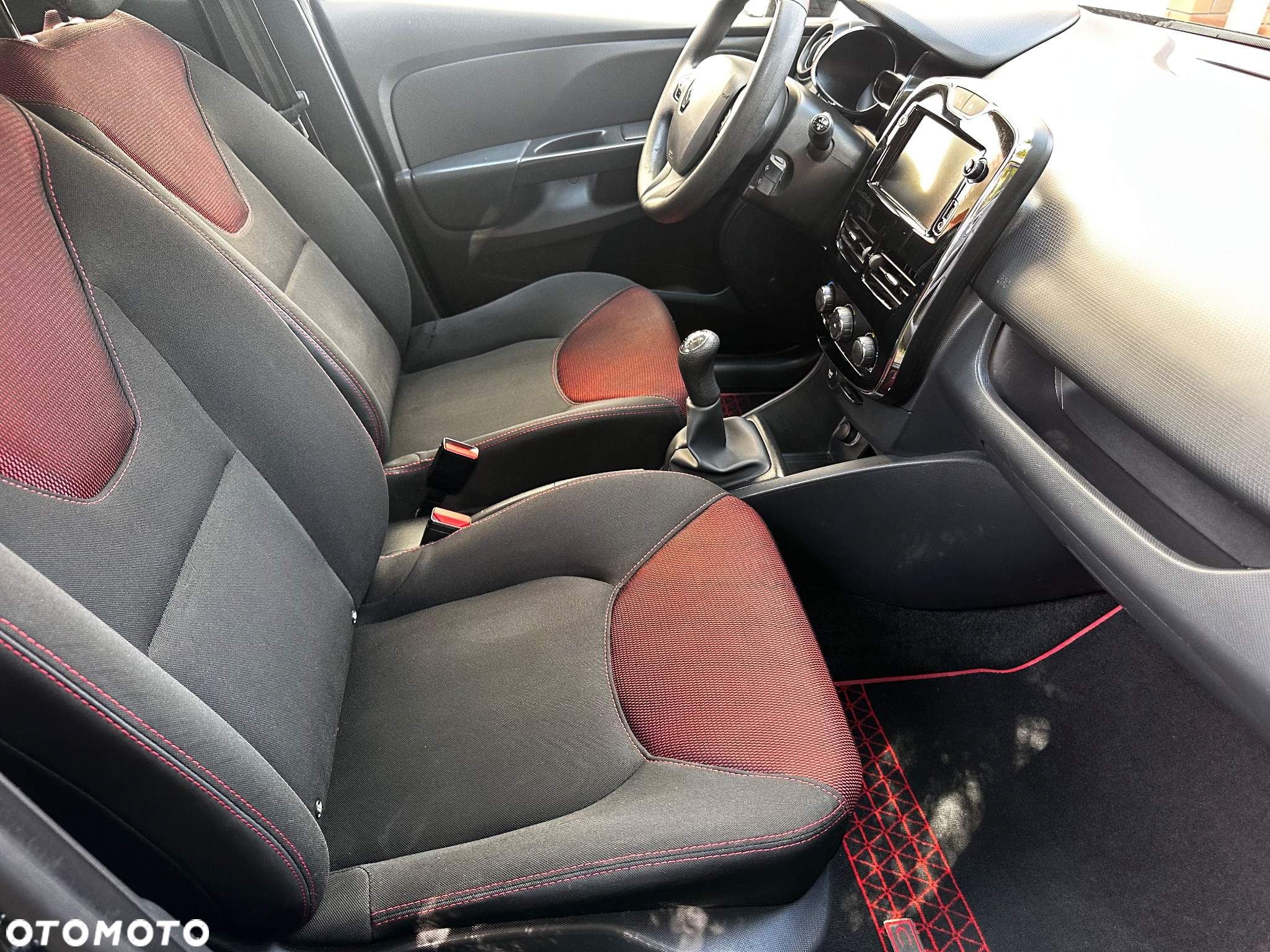 Renault Clio - 30