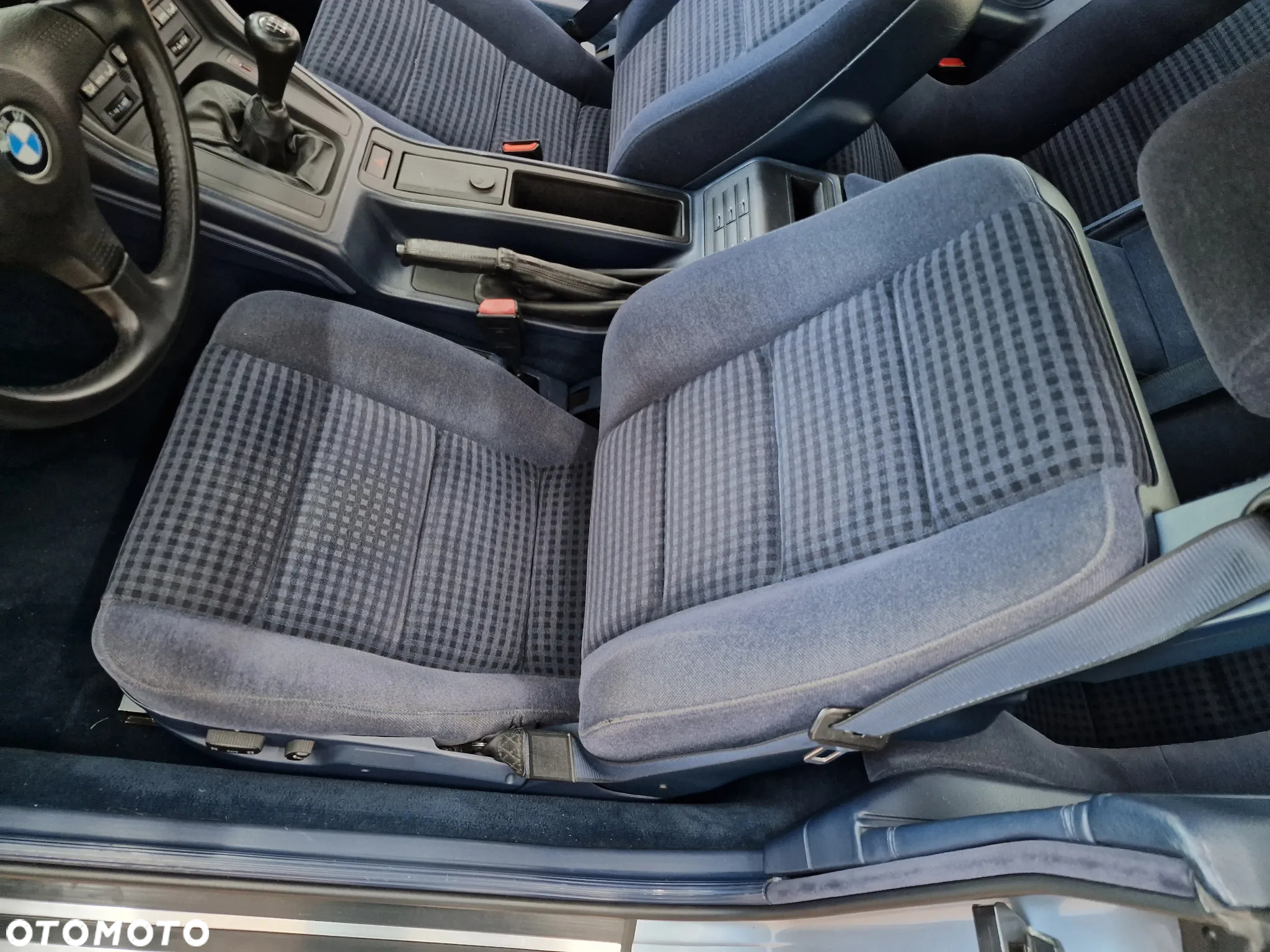 BMW Seria 8 - 23