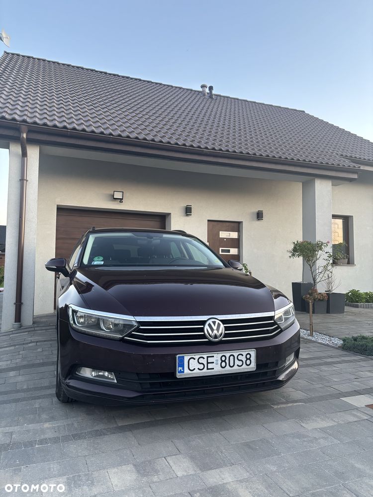 Volkswagen Passat - 1