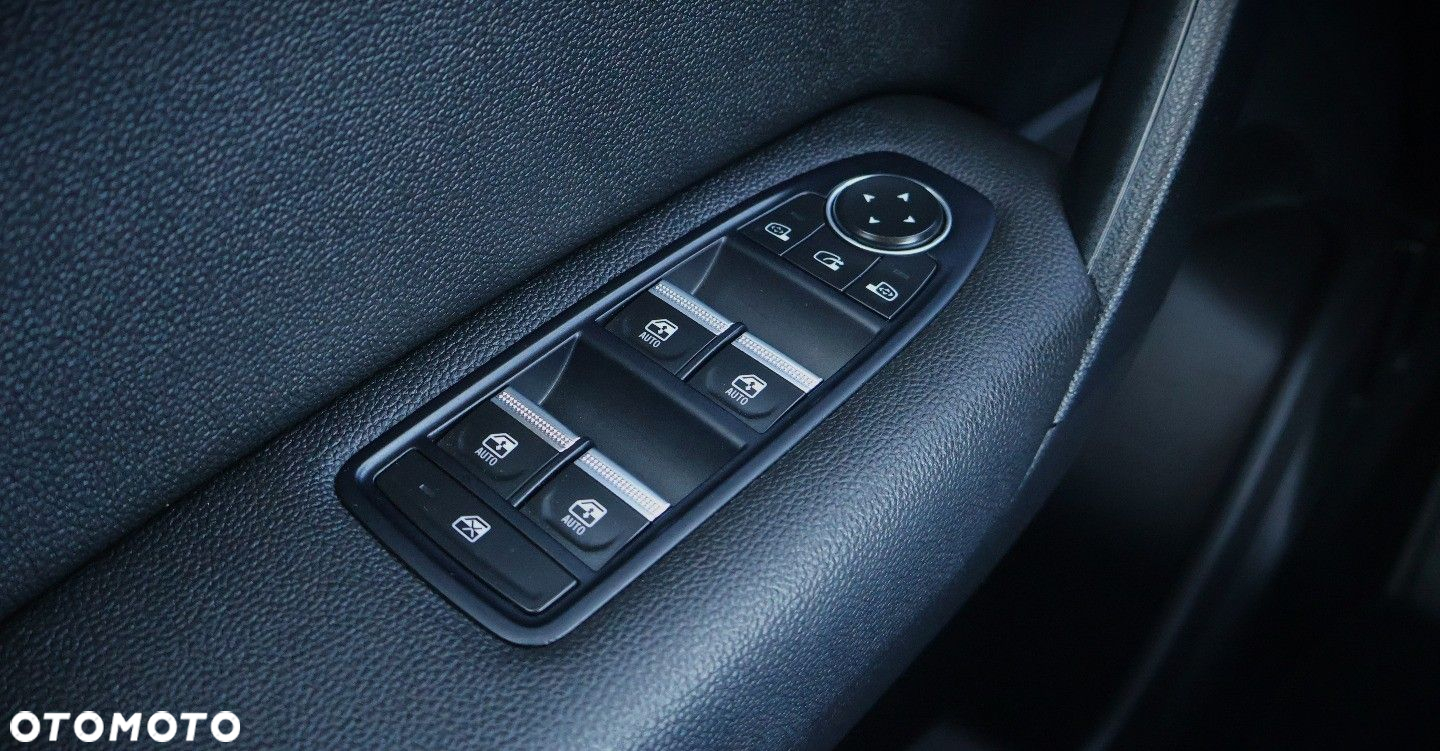Renault Captur - 32
