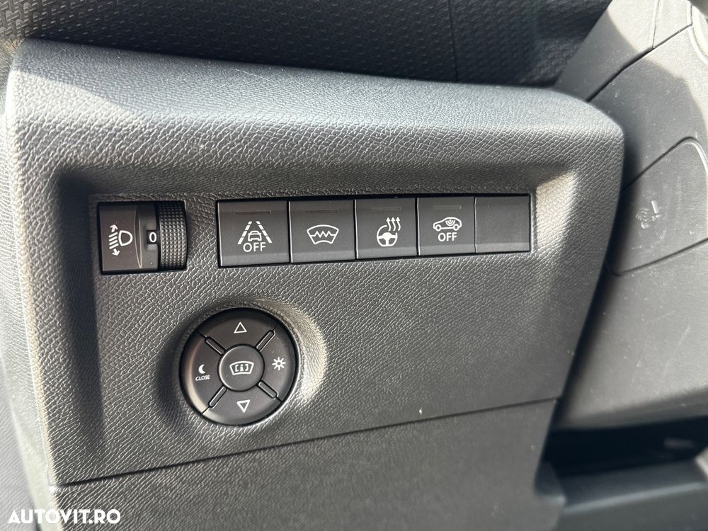 Citroën C4 PureTech 130 Stop&Start EAT8 SHINE - 28