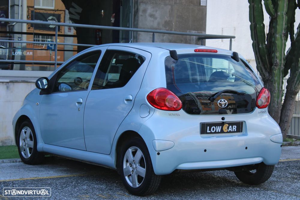 Toyota Aygo 1.0 + AC+VSC - 11