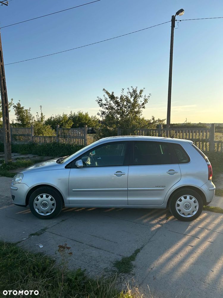Volkswagen Polo 1.4 16V Comfortline - 4