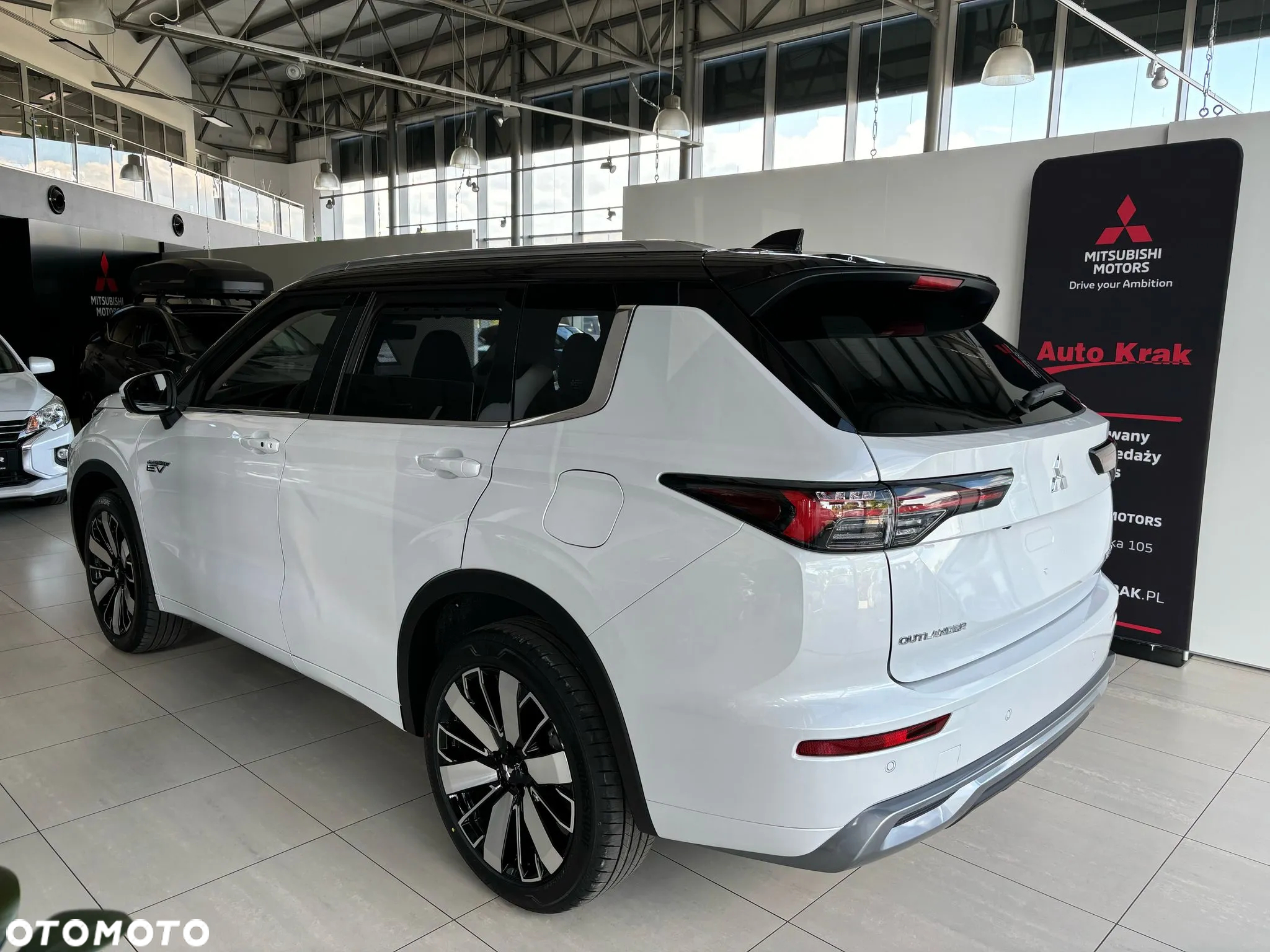 Mitsubishi Outlander PHEV Instyle - 3