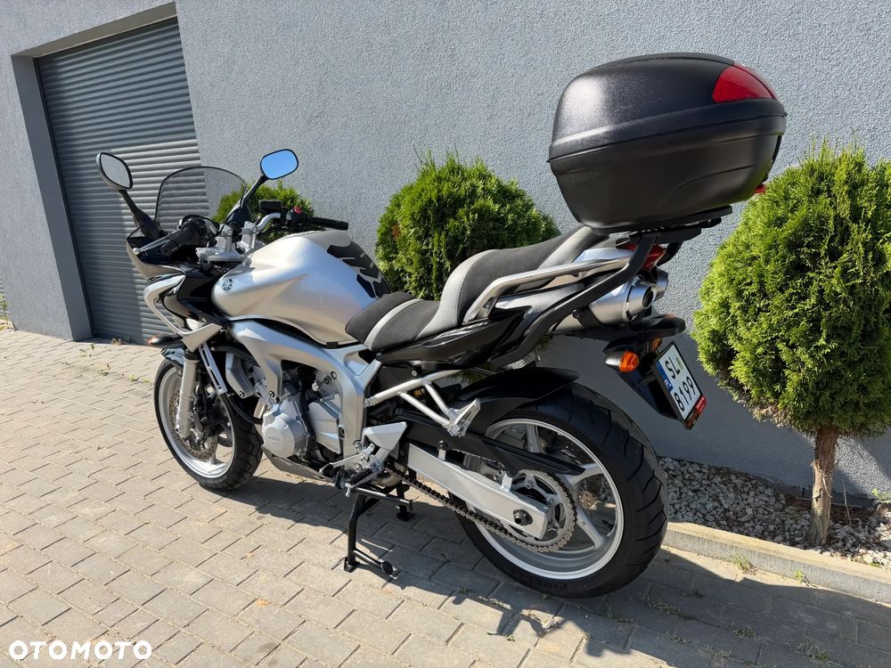 Yamaha FZ - 7