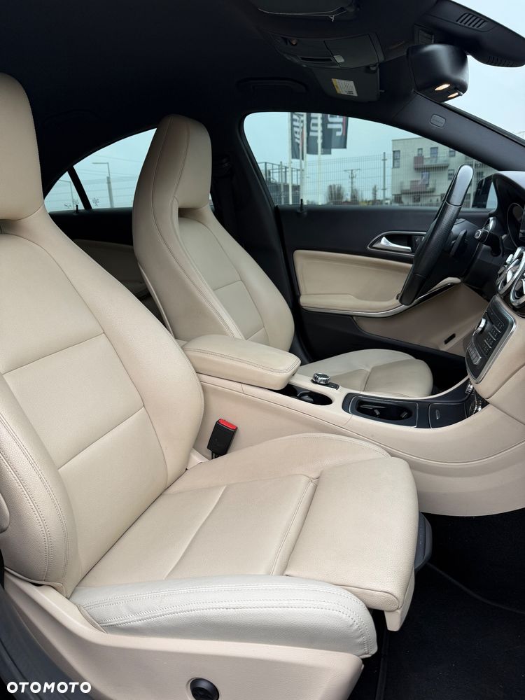 Mercedes-Benz CLA 250 7G-DCT Sport - 21