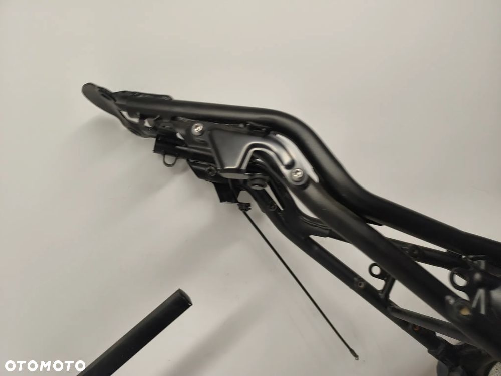 Rama z dokumentami Triumph Trident 660 2022 - 14