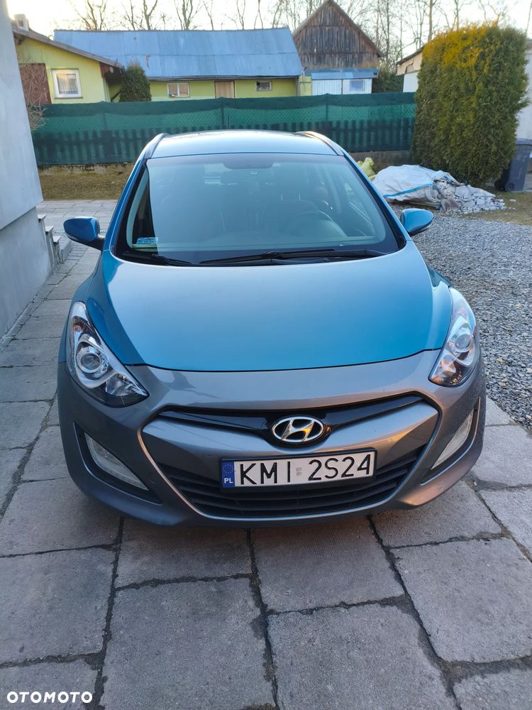 Hyundai i30 i30cw 1.4 Intro Edition - 1