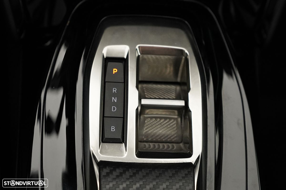 Peugeot e-2008 50 kWh GT - 13