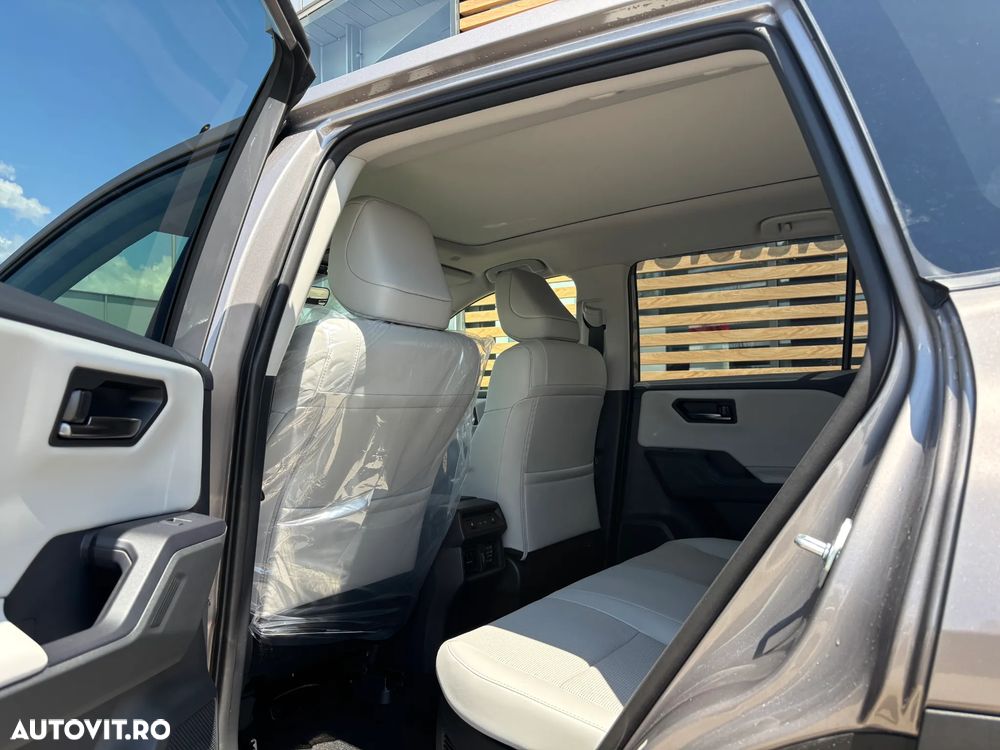 Toyota RAV4 - 10
