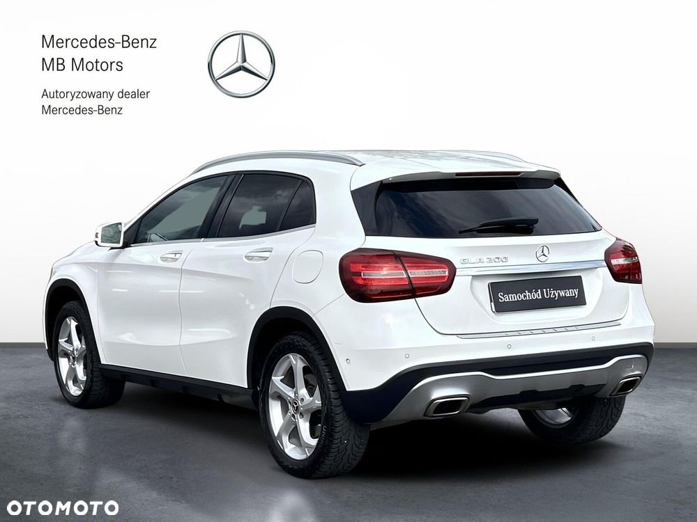 Mercedes-Benz GLA 200 7G-DCT Style - 4