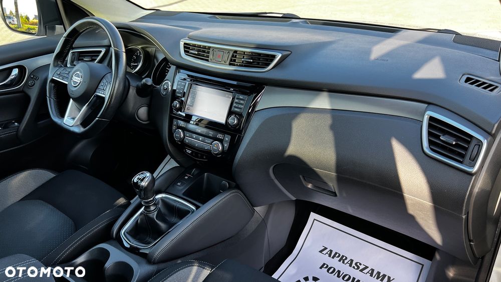 Nissan Qashqai 1.6 DIG-T N-Connecta - 32
