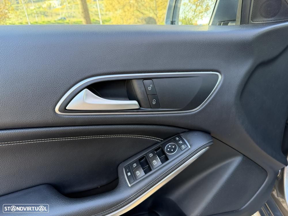 Mercedes-Benz CLA 180 d Shooting Brake Urban Aut. - 17