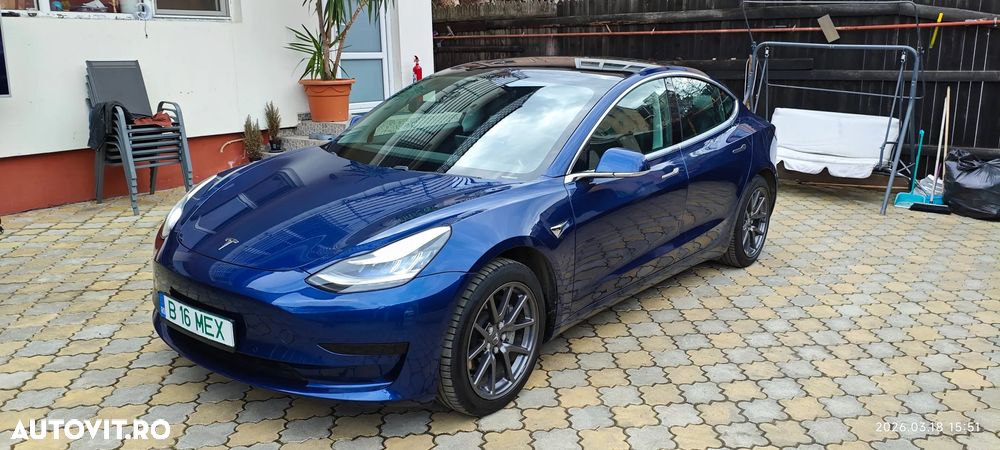 Tesla Model 3 - 1