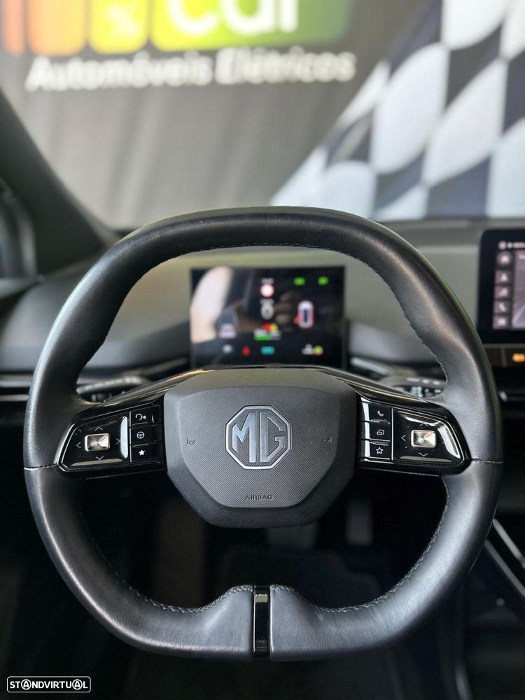 MG MG4 64 kWh Luxury - 23
