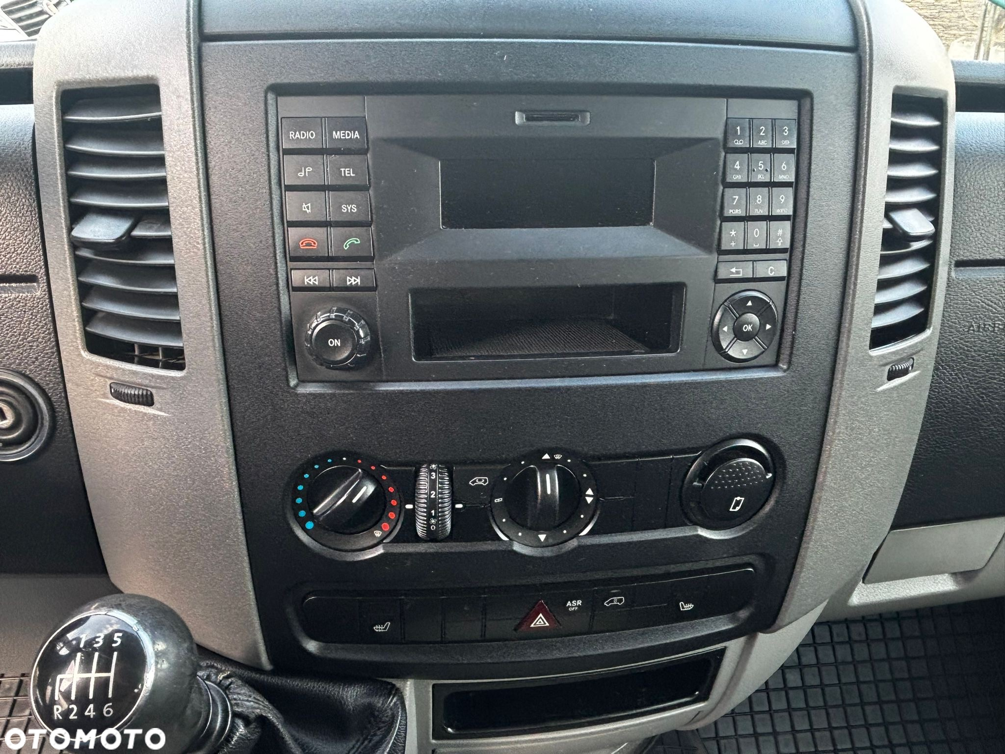 Volkswagen Crafter Doka 6 osób ze Skrzynką, Brygadówka Dubel kabina - 12