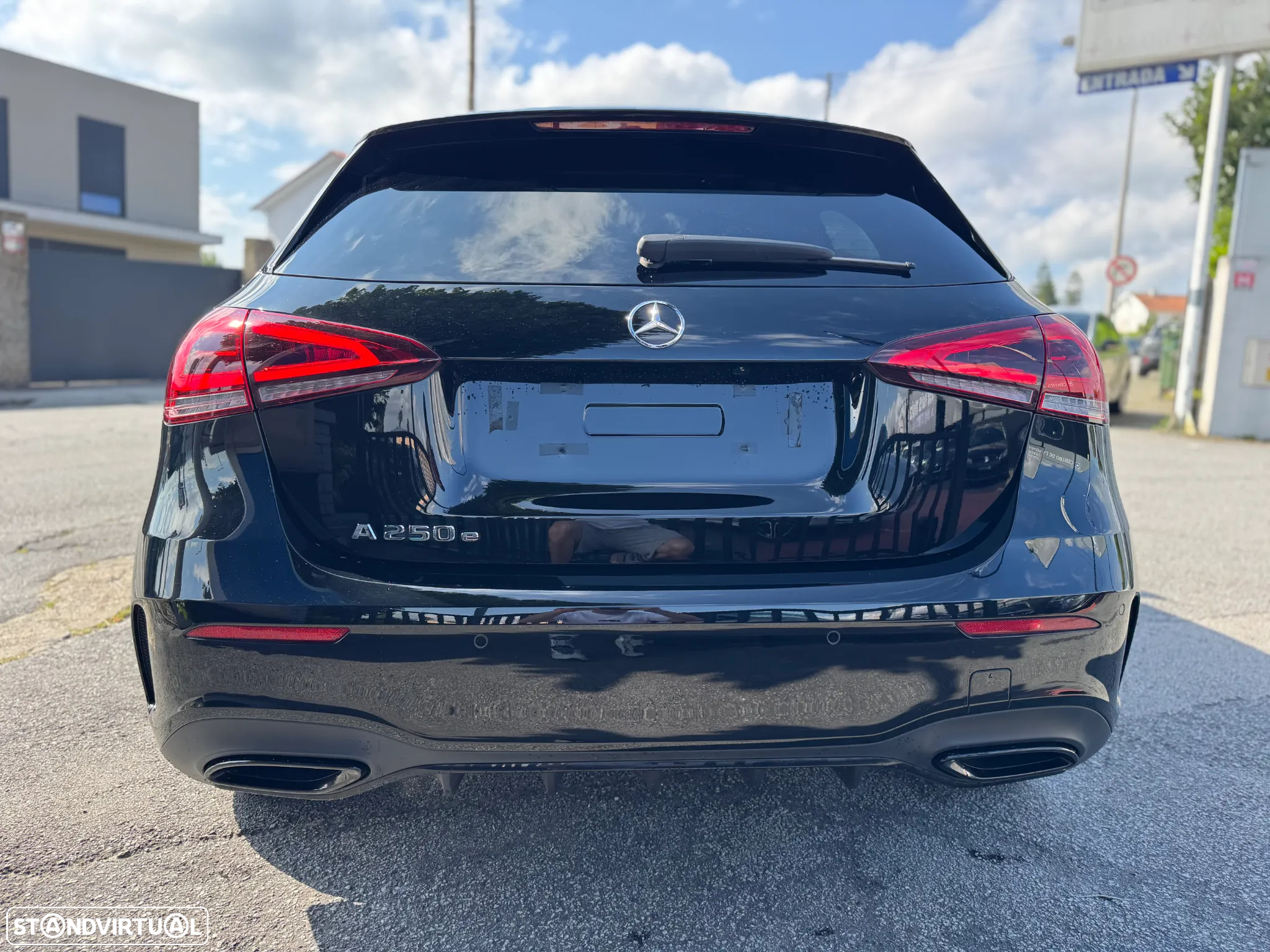 Mercedes-Benz A 250 e AMG Line - 12