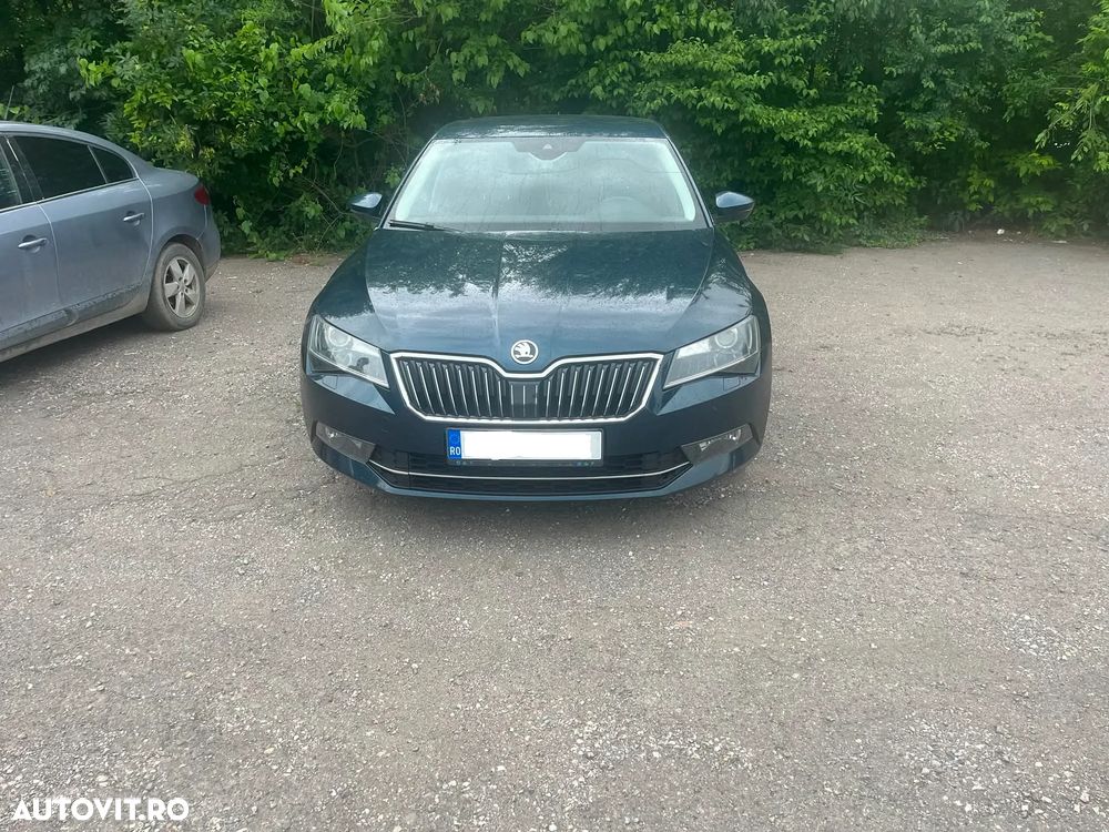 Skoda Superb 2.0 TDI DSG Ambition - 1