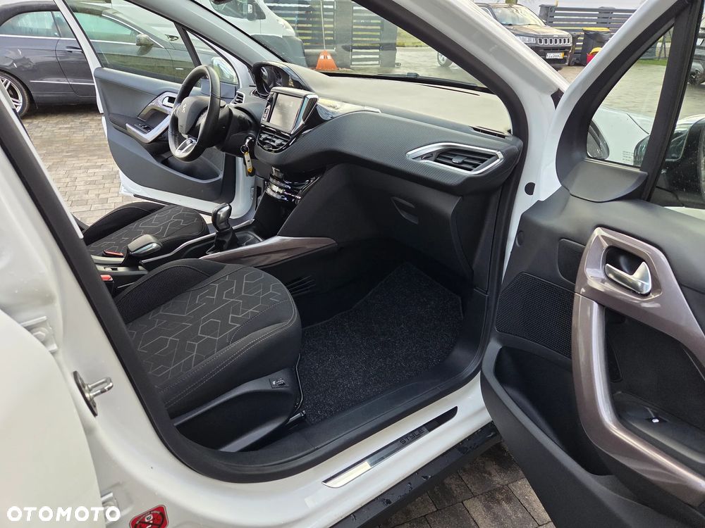 Peugeot 2008 Blue-HDi FAP 100 STOP & START Style - 14