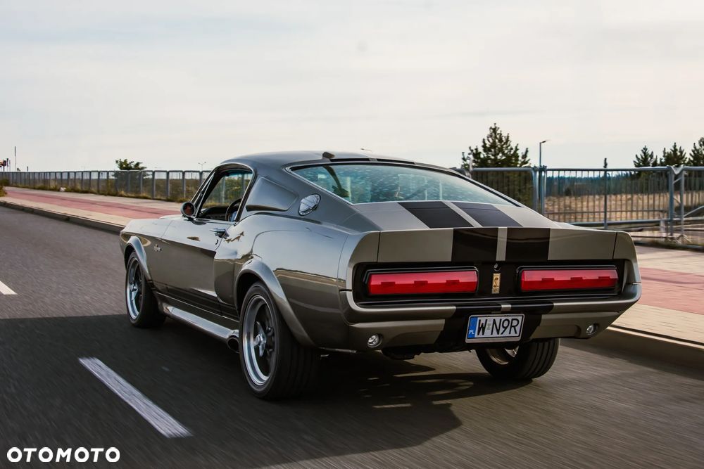 Ford Mustang - 3