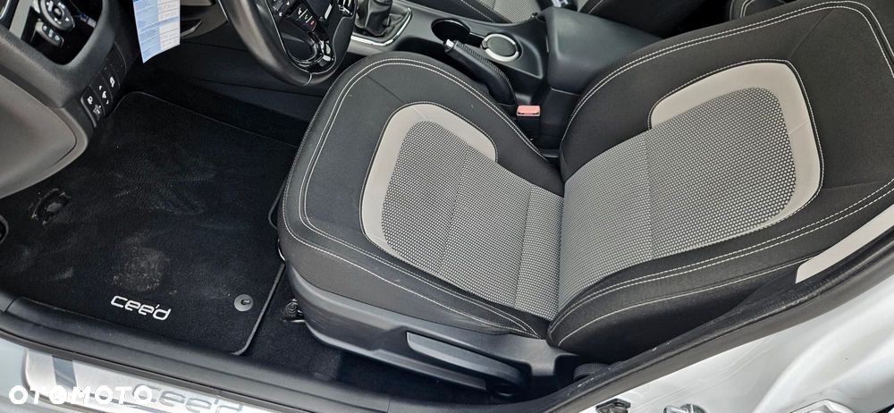 Kia Ceed 1.6 GDI Platinum Edition - 13