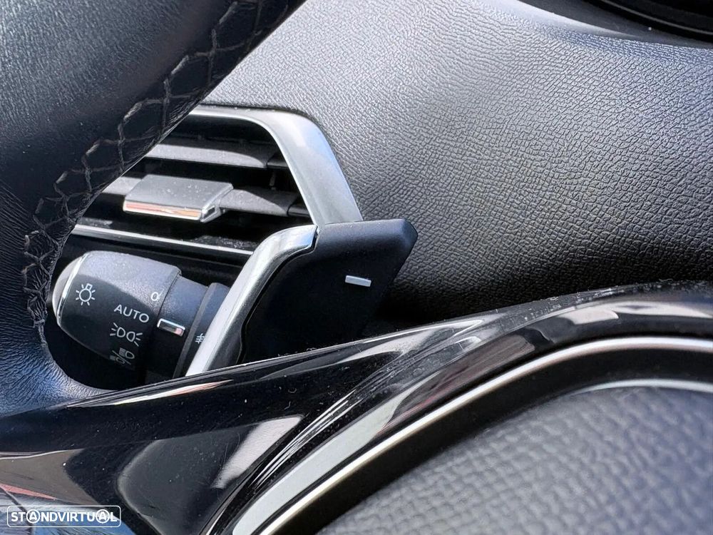 Peugeot 3008 1.2 PureTech Allure EAT8 - 42