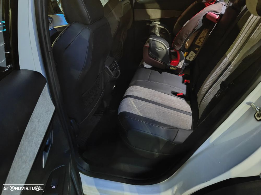 Peugeot 3008 1.6 Hybrid4 GT Line e-EAT8 - 14